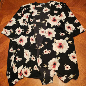 Women's Boutique Plus Size 2X Black Pink Floral Shrug A2